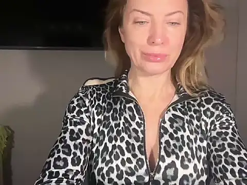 RachellAmazing online show from 11-15-25, 06:22