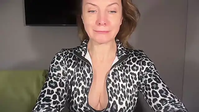 RachellAmazing online show from 12-04-25, 01:42