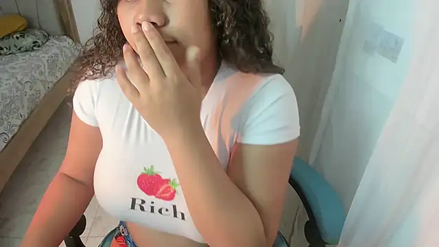 Snapshot of Lunastar02 chatting on 03-08-25, 07:20 Lunastar02 online show from 03-08-25, 07:20