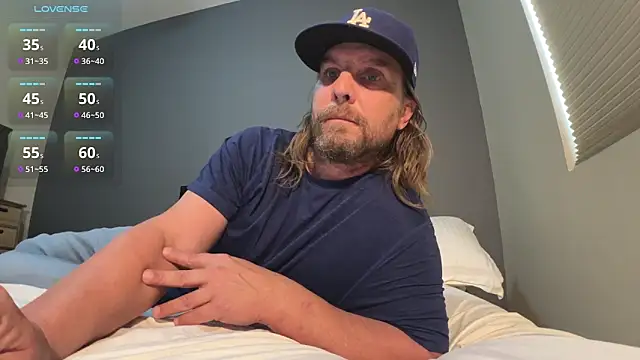 Snapshot of RyanRitchie chatting on 11-24-25, 07:02 RyanRitchie online show from 11-24-25, 07:02