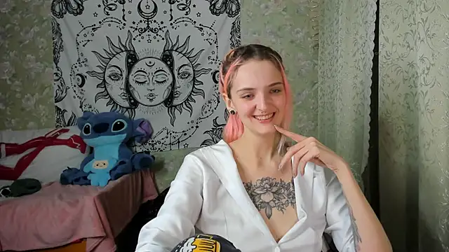 Snapshot of Cutie_Adelia chatting on 01-16-25, 04:07 Cutie Adelia online show from 01-16-25, 04:07