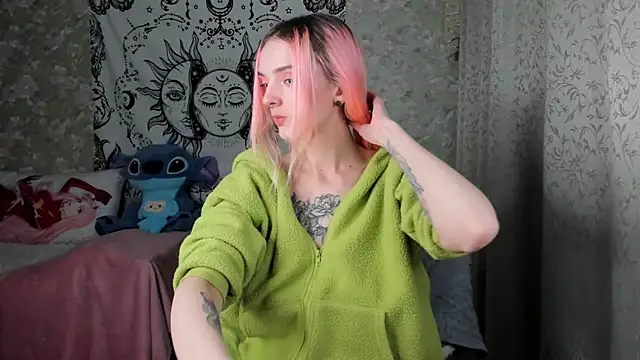 Snapshot of Cutie_Adelia chatting on 02-11-25, 12:48 Cutie Adelia online show from 02-11-25, 12:48