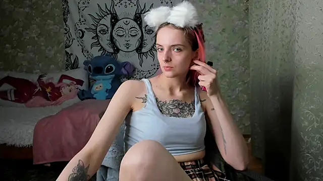 Snapshot of Cutie_Adelia chatting on 03-10-25, 01:21 Cutie Adelia online show from 03-10-25, 01:21