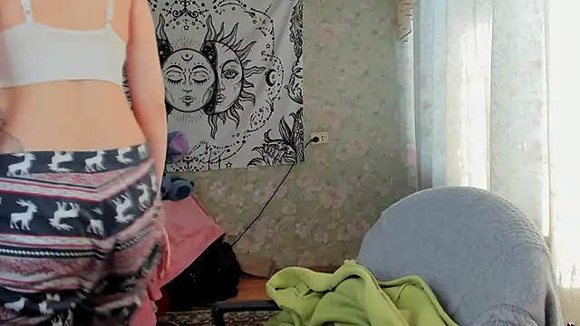 Snapshot of Cutie_Adelia chatting on 03-16-25, 09:05 Cutie Adelia online show from 03-16-25, 09:05