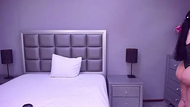 Snapshot of HellennSweet chatting on 03-10-25, 05:00 HellennSweet online show from 03-10-25, 05:00