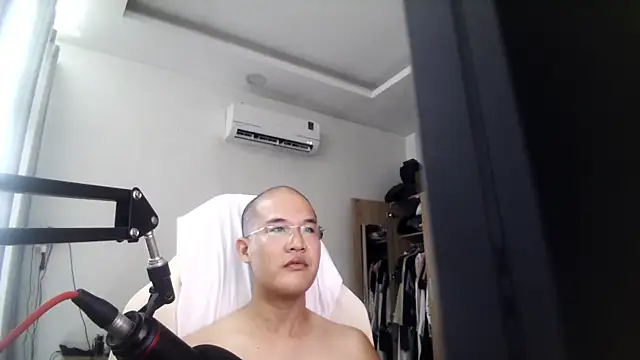 Snapshot of luckyjackie25 chatting on 09-28-25, 03:45 luckyjackie25 online show from 09-28-25, 03:45