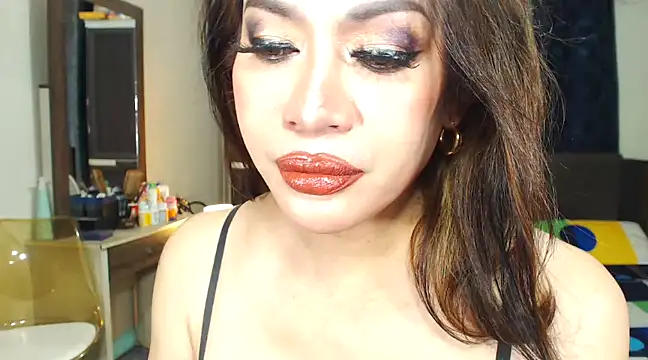 HugeKatarinaTS online show from 02-02-25, 08:57