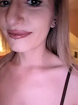 Snapshot of GangBangKitty chatting on 11-14-25, 04:17 GangBangKitty online show from 11-14-25, 04:17