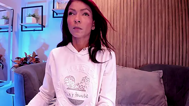 Snapshot of HannaPetit chatting on 10-25-25, 07:08 HannaPetit online show from 10-25-25, 07:08