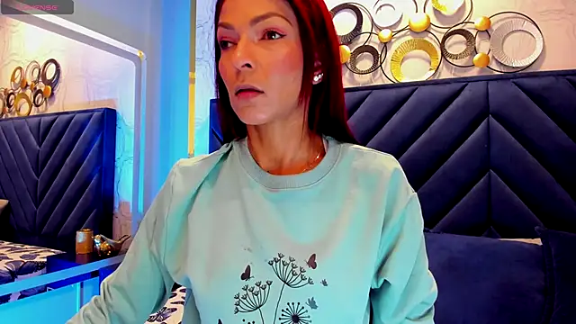 Snapshot of HannaPetit chatting on 11-25-25, 07:03 HannaPetit online show from 11-25-25, 07:03