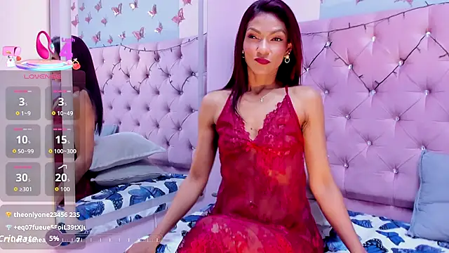 Snapshot of HannaPetit chatting on 12-13-25, 07:53 HannaPetit online show from 12-13-25, 07:53