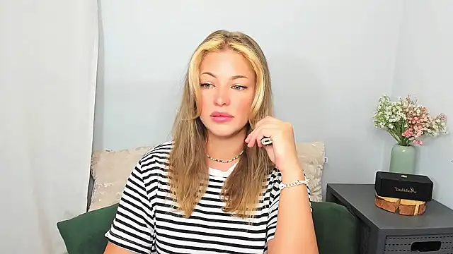 LilyBlondee online show from 05-30-26, 04:20