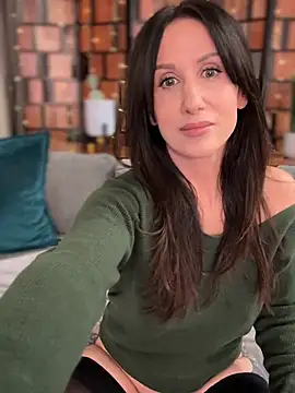 Snapshot of Fiona_Kent_ chatting on 01-18-26, 01:42 Fiona Kent online show from 01-18-26, 01:42