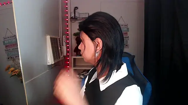 Snapshot of khael_moreno chatting on 12-19-25, 08:54 khael moreno online show from 12-19-25, 08:54