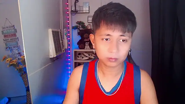 Snapshot of khael_moreno chatting on 12-22-25, 02:36 khael moreno online show from 12-22-25, 02:36