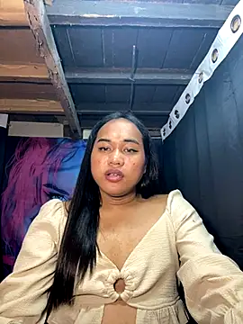 Snapshot of bettina_love chatting on 11-14-25, 08:18 bettina love online show from 11-14-25, 08:18