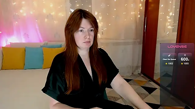 Snapshot of Kira_land chatting on 01-07-25, 07:38 Kira land online show from 01-07-25, 07:38