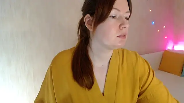 Snapshot of Kira_land chatting on 03-11-25, 02:18 Kira land online show from 03-11-25, 02:18