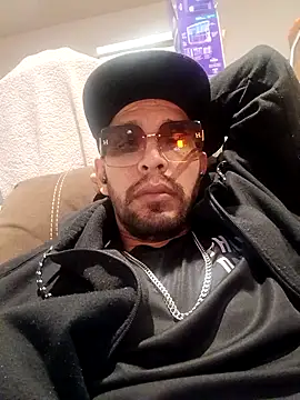 Snapshot of mrbigone45 chatting on 03-12-26, 07:25 mrbigone45 online show from 03-12-26, 07:25