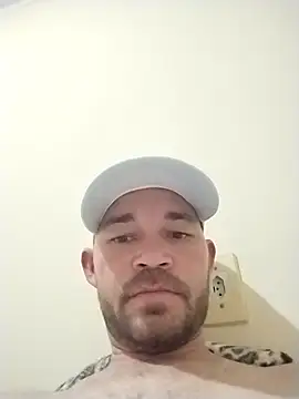 Snapshot of dottado05 chatting on 11-08-25, 04:07 dottado05 online show from 11-08-25, 04:07