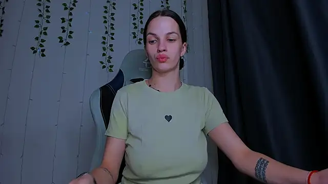 KarlaSim online show from 10-22-25, 11:48