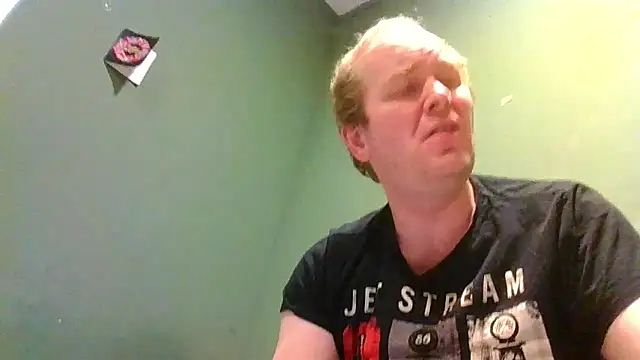 Snapshot of Janssen88 chatting on 01-09-26, 09:27 Janssen88 online show from 01-09-26, 09:27