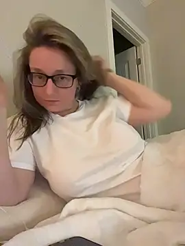 Vivian MayXxX online show from 05-18-26, 07:36