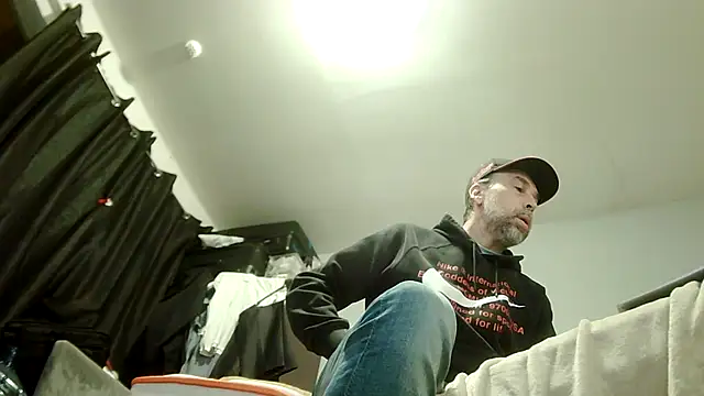 Snapshot of Wolfeman74 chatting on 02-15-26, 02:58 Wolfeman74 online show from 02-15-26, 02:58