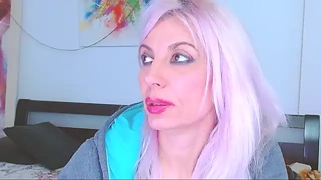 HoneyLara online show from 02-25-25, 05:08