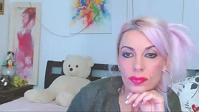 HoneyLara online show from 10-27-25, 09:19