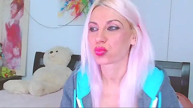 HoneyLara online show from 11-28-25, 08:11