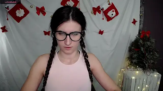 Snapshot of MaryEm976 chatting on 12-23-24, 09:05 MaryEm976 online show from 12-23-24, 09:05