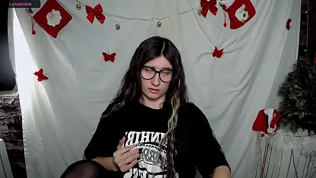 Snapshot of MaryEm976 chatting on 01-15-25, 09:02 MaryEm976 online show from 01-15-25, 09:02