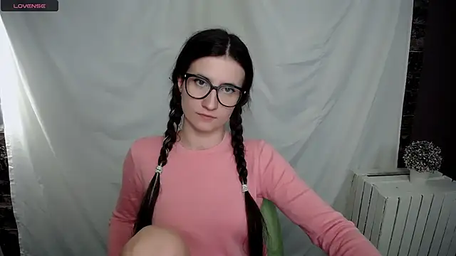 Snapshot of MaryEm976 chatting on 01-21-25, 03:43 MaryEm976 online show from 01-21-25, 03:43