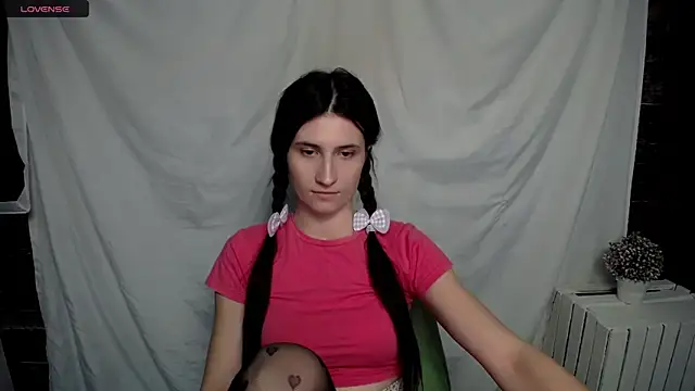 Snapshot of MaryEm976 chatting on 01-29-25, 08:08 MaryEm976 online show from 01-29-25, 08:08