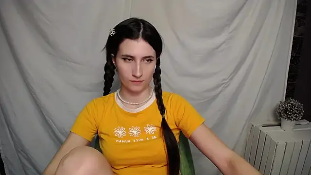 Snapshot of MaryEm976 chatting on 02-05-25, 10:19 MaryEm976 online show from 02-05-25, 10:19