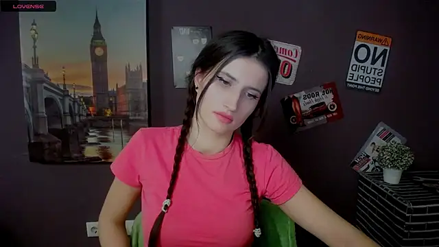 Snapshot of MaryEm976 chatting on 02-07-25, 11:56 MaryEm976 online show from 02-07-25, 11:56