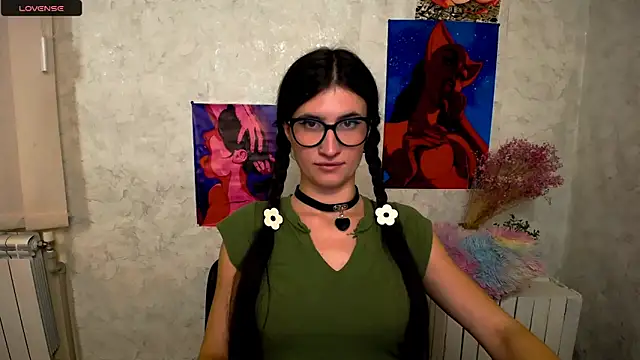 Snapshot of MaryEm976 chatting on 09-28-25, 05:29 MaryEm976 online show from 09-28-25, 05:29