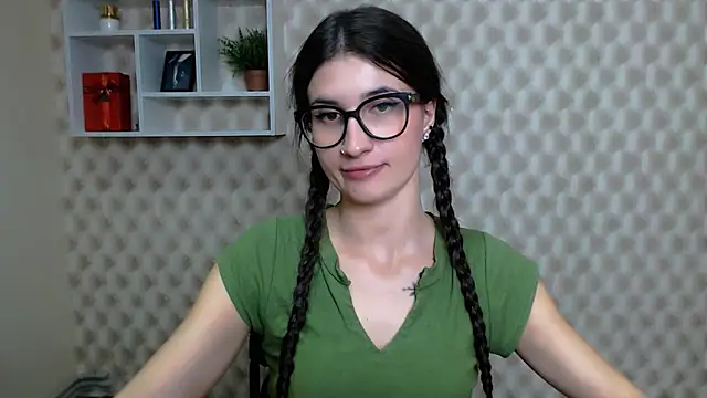 Snapshot of MaryEm976 chatting on 11-05-25, 11:43 MaryEm976 online show from 11-05-25, 11:43