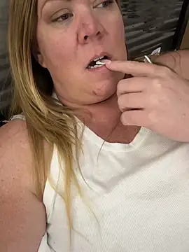 JESS LOVES online show from 03-13-25, 01:43