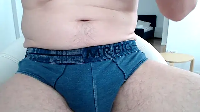 Snapshot of Mrprecum chatting on 06-03-26, 02:33 Mrprecum online show from 06-03-26, 02:33