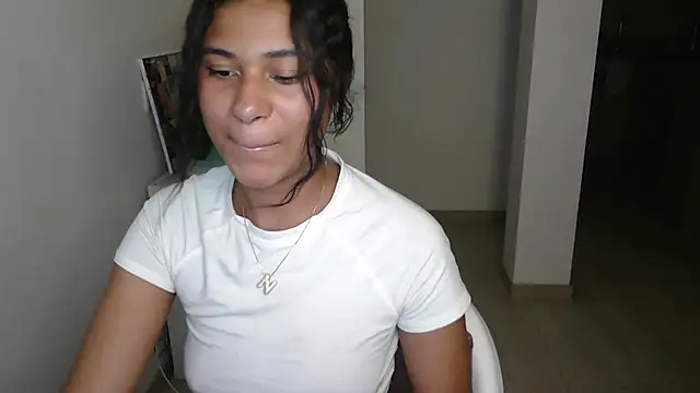 dark enchantress  online show from 01-15-25, 04:25