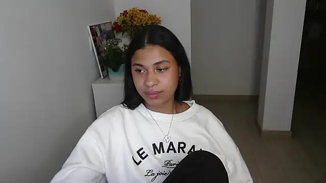 dark enchantress  online show from 01-16-25, 05:21