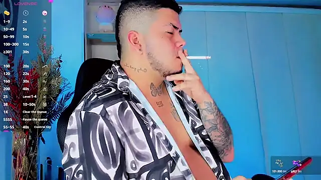 Snapshot of Thomas_chubbyxhot chatting on 02-11-25, 02:03 Thomas chubbyxhot online show from 02-11-25, 02:03