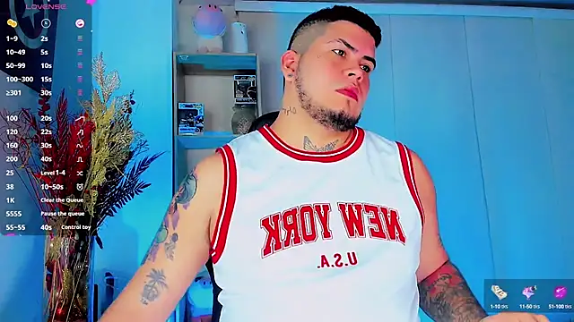 Snapshot of Thomas_chubbyxhot chatting on 02-13-25, 05:48 Thomas chubbyxhot online show from 02-13-25, 05:48