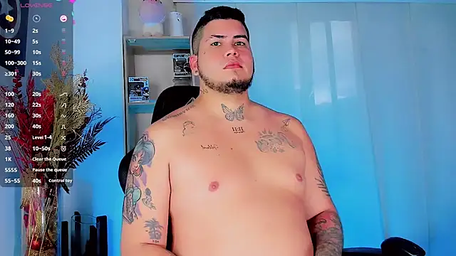 Snapshot of Thomas_chubbyxhot chatting on 02-13-25, 10:33 Thomas chubbyxhot online show from 02-13-25, 10:33