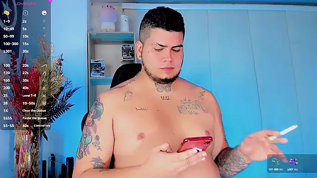 Snapshot of Thomas_chubbyxhot chatting on 02-14-25, 01:34 Thomas chubbyxhot online show from 02-14-25, 01:34