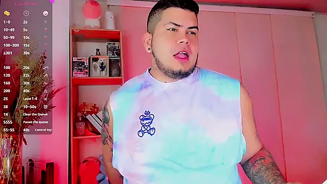 Snapshot of Thomas_chubbyxhot chatting on 02-15-25, 06:12 Thomas chubbyxhot online show from 02-15-25, 06:12