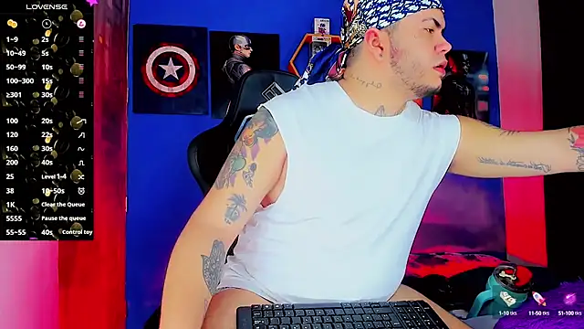 Snapshot of Thomas_chubbyxhot chatting on 10-12-25, 06:12 Thomas chubbyxhot online show from 10-12-25, 06:12