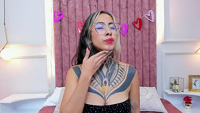 NicoleBlum online show from 02-12-25, 02:43